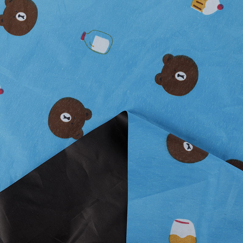 Pongé mit schwarzer Beschichtung